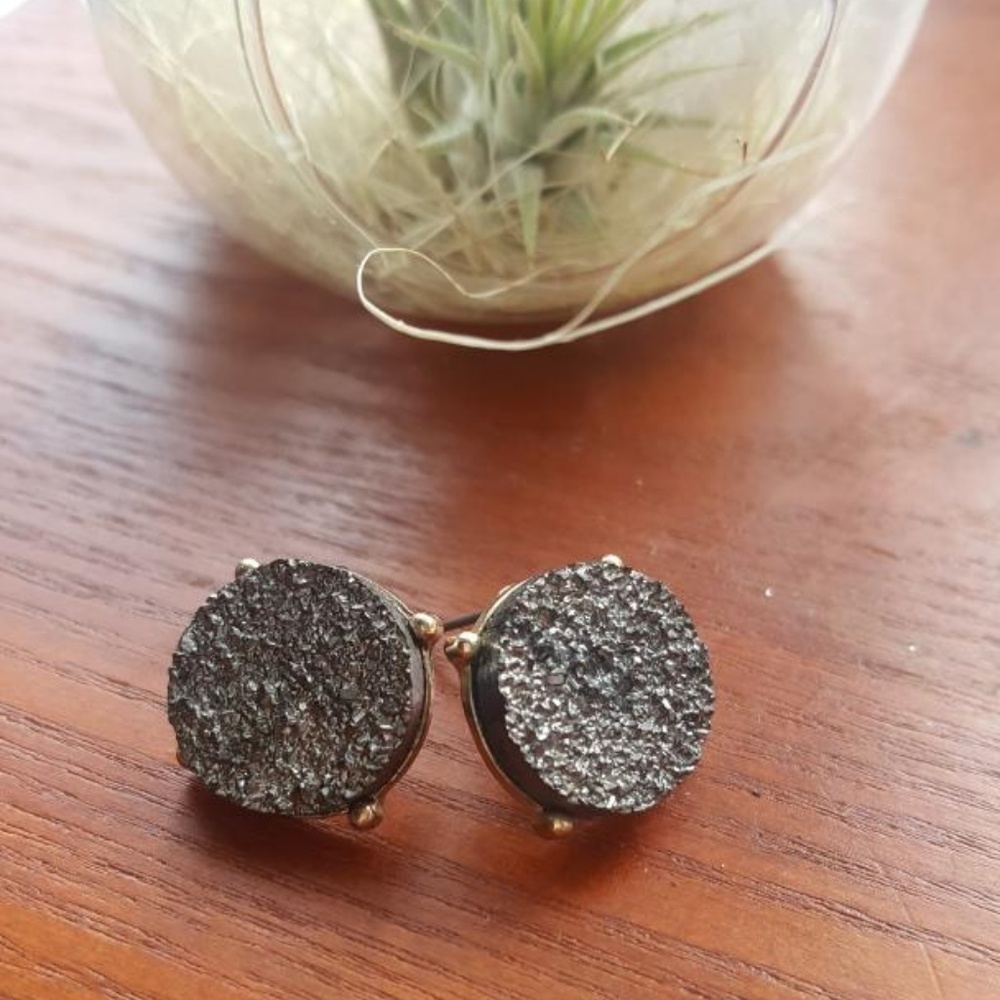 🎁🎁RAW CRUSHED BLACK TOURMALINE BRONZE STUDS
